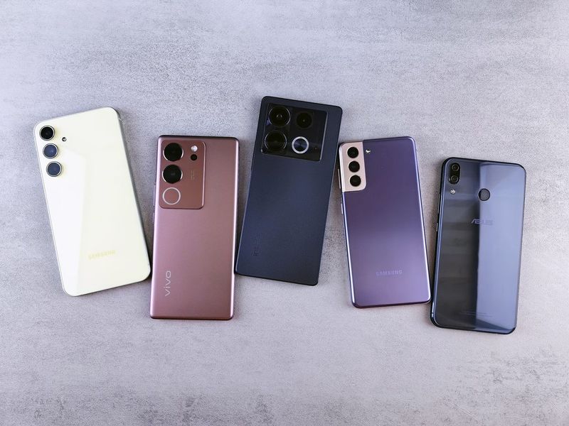 Switching to prepaid phones: $128 to $70 for two lines